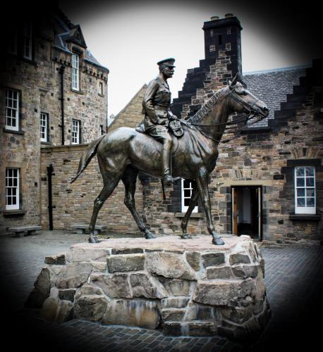 Edinburgh Castle Earl Haig 006