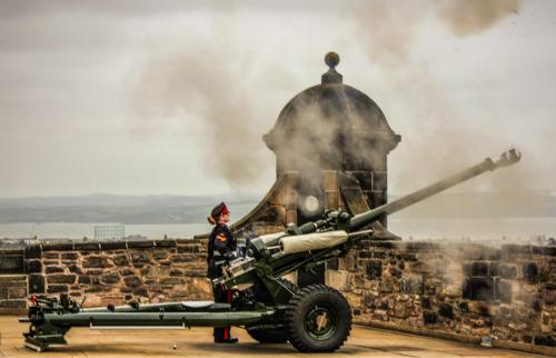 Edinburgh Castle One O'clock Gun 016