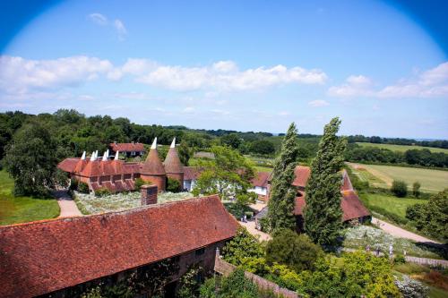 Sissinghurst-Castle-Garden-020-1-scaled