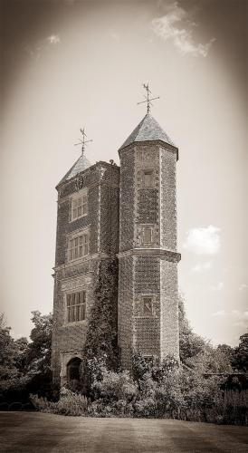 Sissinghurst-Castle-Garden-022-scaled