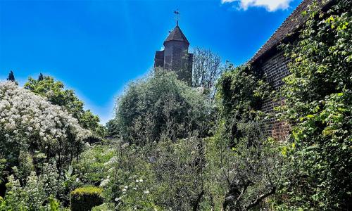 Sissinghurst-Castle-Garden-026-1-scaled