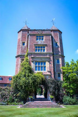 Sissinghurst-Castle-Garden-029-1-scaled